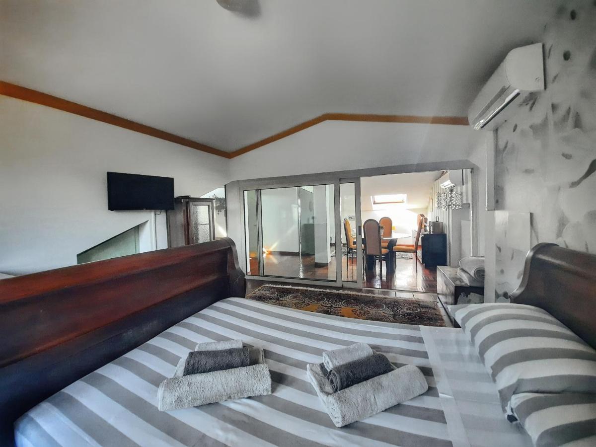 Villa Sequoia 莱尼 外观 照片